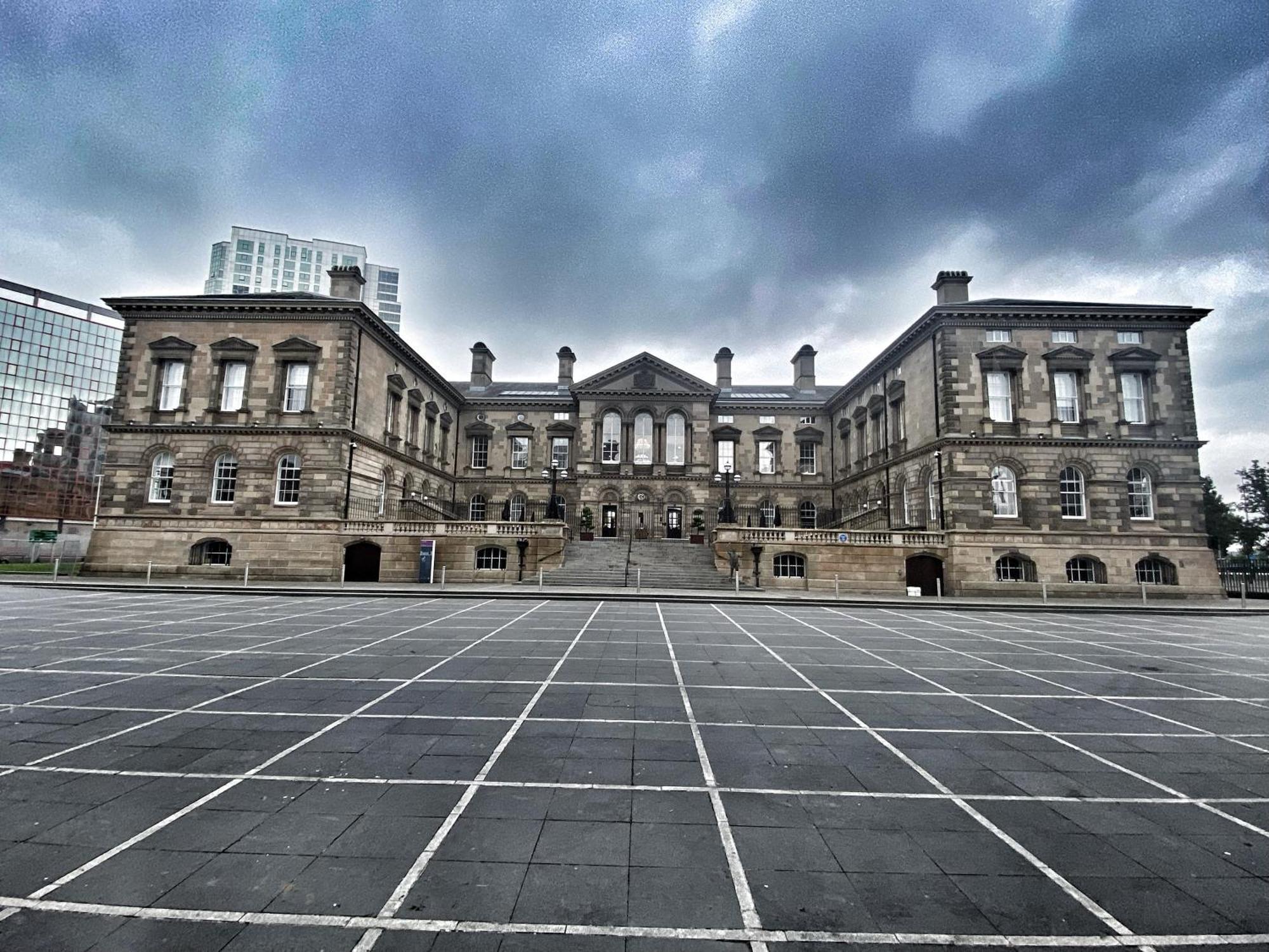 2 Bed City Centre Apt, Free Parking - Albert Clock, Customs House Belfast Eksteriør bilde